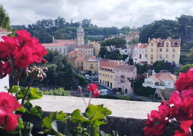 Sintra Unique Tour - Two Palaces and Azenhas do Mar - Who Is This Tour Best Suited For?