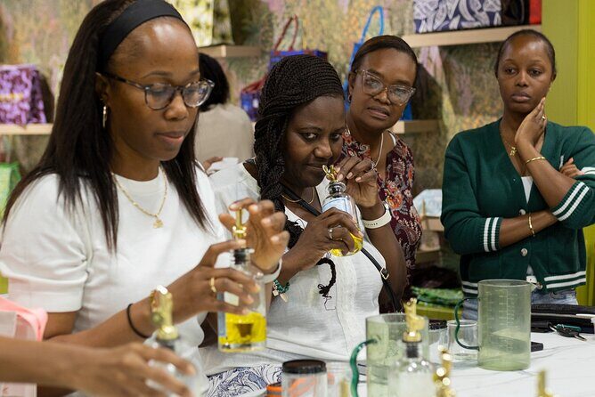 Sip and Create Bahamian Candle Making Workshop - Key Points