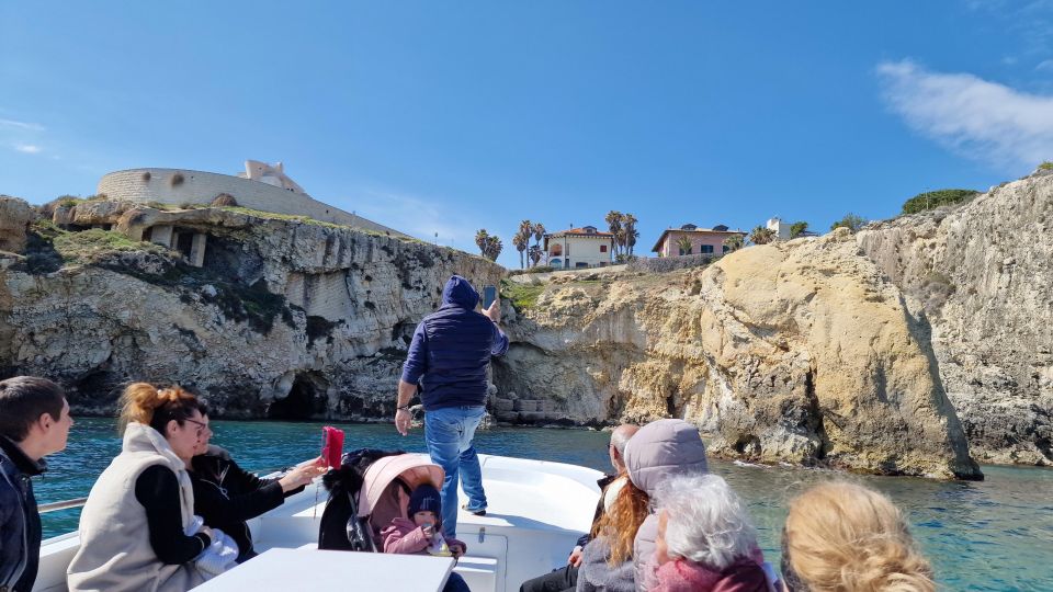 Siracusa: Ortigia & Sea Caves Speedboat Tour With Swim Stop - Music and Relaxation