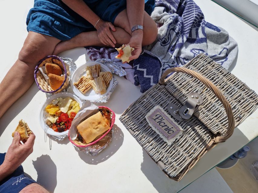 Siracusa: Picnic Boat Tour of Pillirina,Ortigia & Sea Caves - Key Points