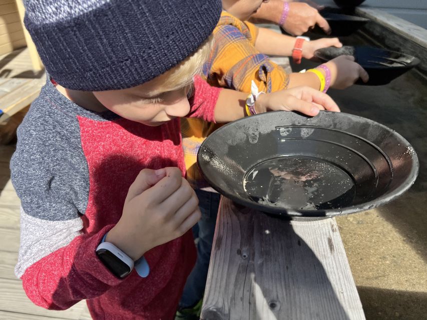 Skagway: Gold Panning Experience - Creating a Souvenir
