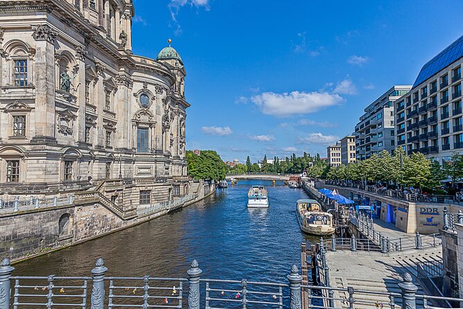 Skip-the-line Boat Cruise and Berlin's Old Town Guided Tour - Accessibility and Participation
