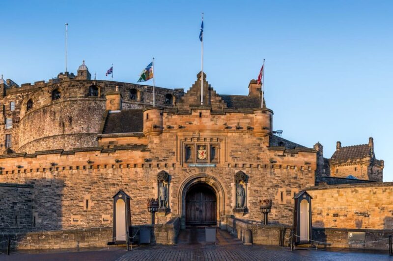 Skip-the-line Edinburgh Castle with Old Town Walking Tour - The Experience from a Traveler’s Perspective