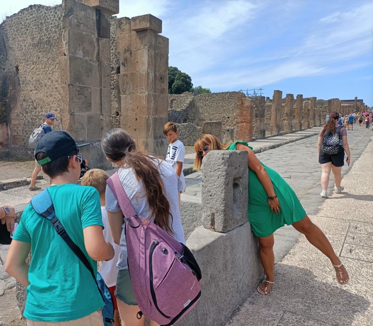Skip the Line Family-Friendly Pompeii Tour W Archaeologist - Educational Games and Activities
