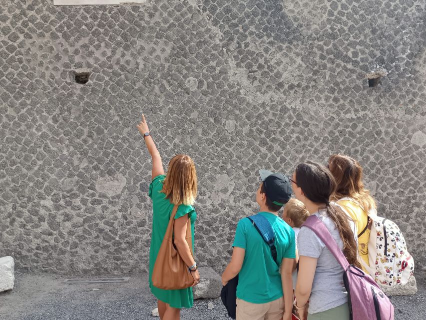 Skip the Line Family-Friendly Pompeii Tour W Archaeologist - Private Tour With Archaeologist