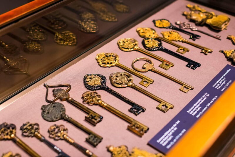 Skip-the-line Imperial Treasury Vienna Private Guided Tour - Transportation & Convenience