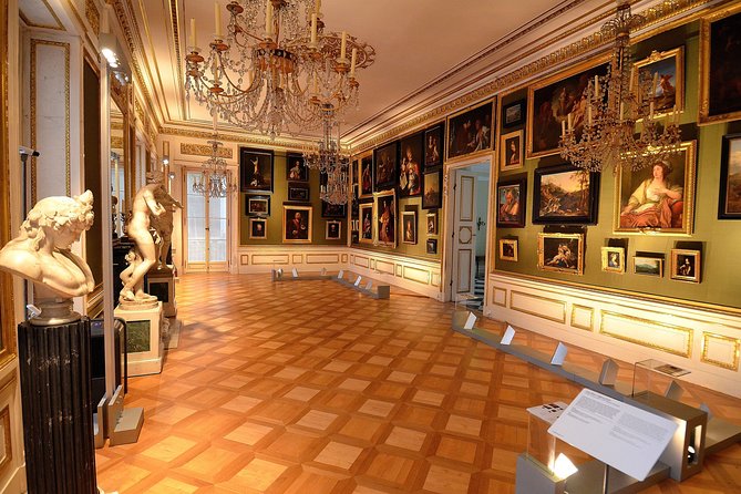 Skip-the-line Lazienki Park & Palace Private Tour and Cruise - Seasonal and Weather Considerations