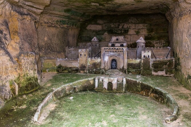 Skip the Line Paris Catacombs Tour With Restricted Areas - Recommended Attire