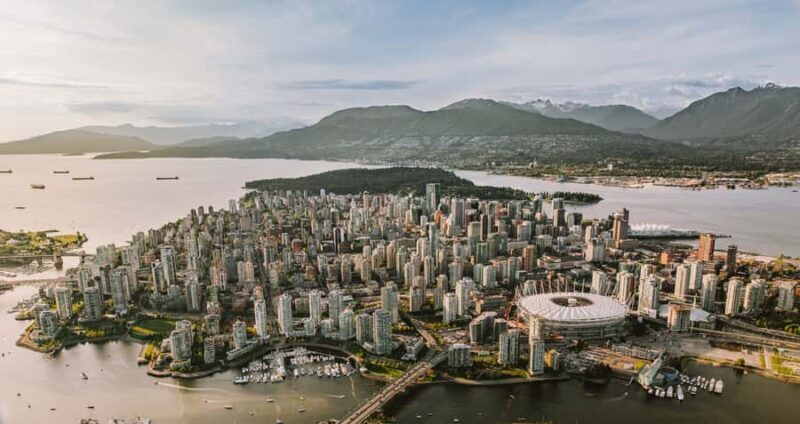 SKY Heli-Tour of Vancouver (Downtown) - An In-Depth Look at the SKY Helitour Experience