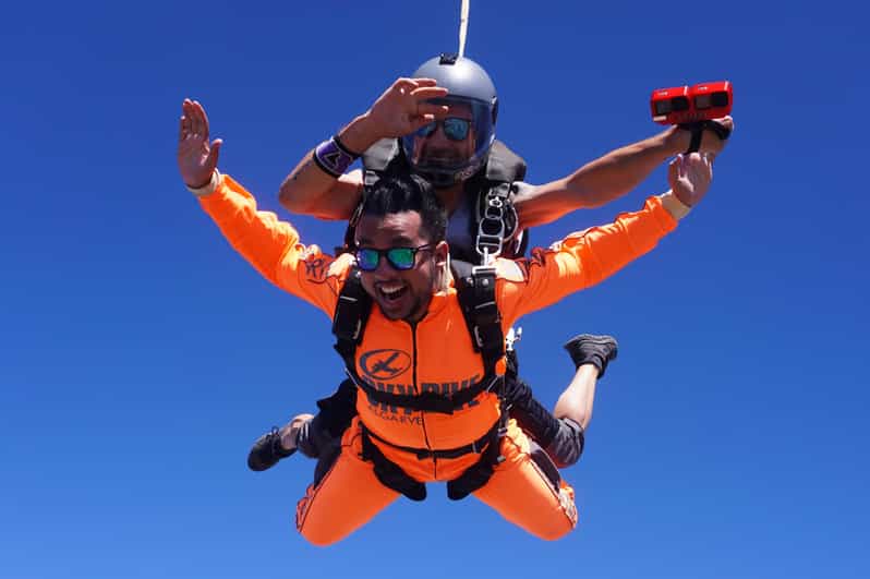 Skydive Algarve: Tandem Skydiving 10.000ft (up to 15.000ft) - Who Will Love This Experience?