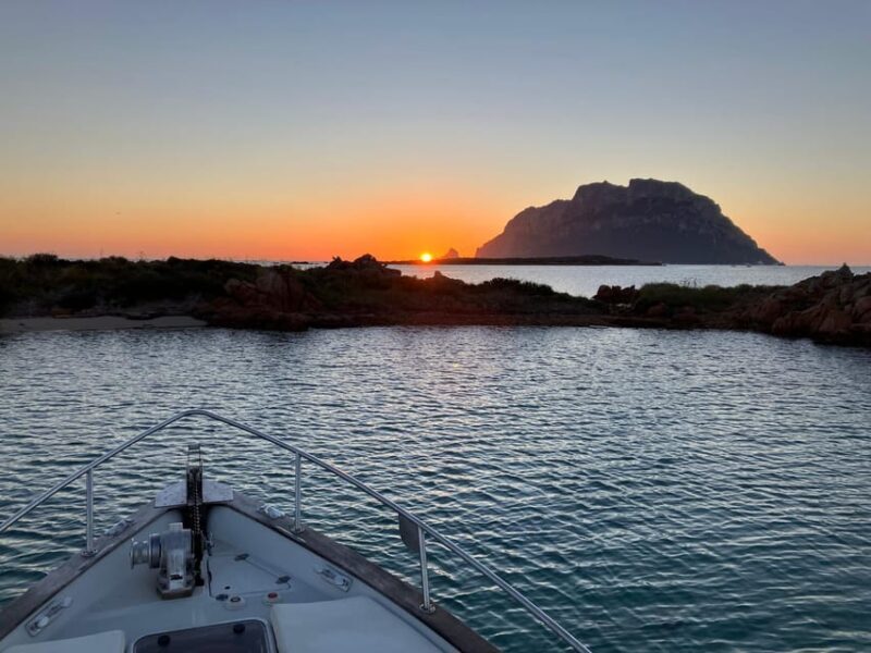 Sleeping on a boat in the bay - Who Is This Tour Best For?