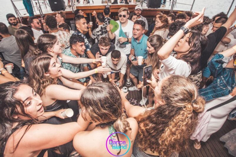 Sliema: Sailboat Party with an Open Bar, Food, and Swimming - FAQ