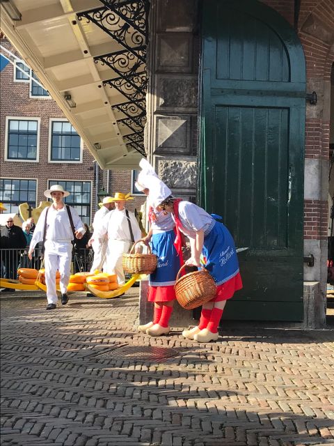 Small Group Alkmaar Cheese Market and City Tour *English* - Frequently Asked Questions