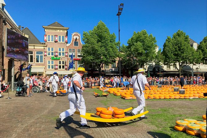 Small Group Alkmaar Cheese Market and City Tour *English* - Highlights of the Cheese Market