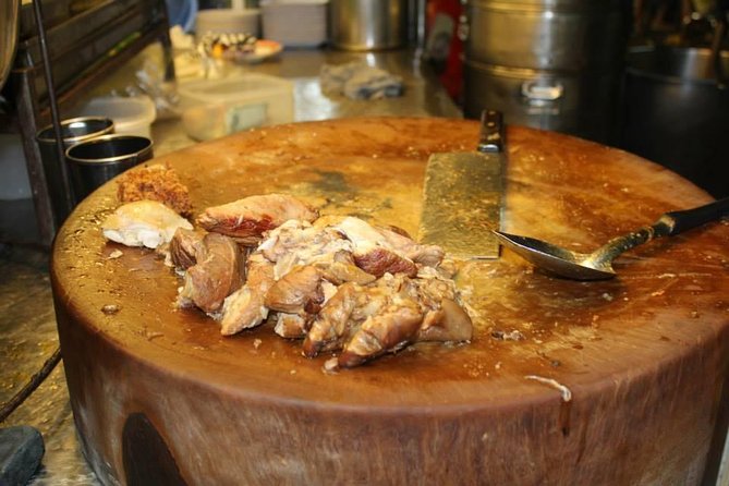 Small-Group Chiang Mai Evening Street Food Tour - Learning to Order and Eat