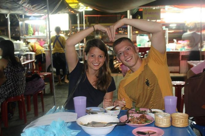 Small-Group Chiang Mai Evening Street Food Tour - Exploring Chiang Mais Night Markets