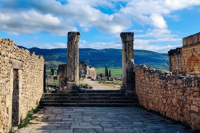 Small-Group Full-Day Meknes, Volubilis and Moulay Idriss Zerhoun Tour From Fez - Inclusions and Amenities