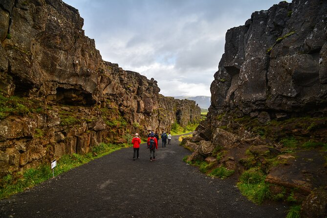 Small Group Golden Circle Tour: the # 1 - Lunch at Farm & Luxury Hot Sea Baths - Relaxing at Hvammsvik Hot Springs