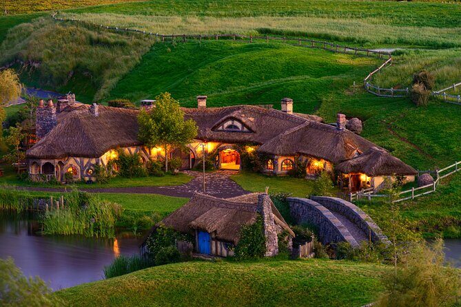 Small Group Hobbiton Movie Set from Tauranga - The Experience of Traveling with Stevong Travel