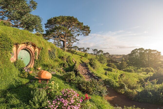 Small Group Luxury Hobbiton Tour incl. Lunch From Auckland - Return to Auckland
