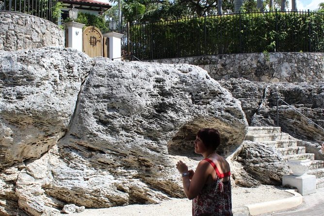 Small Group Miami City Tour With Hotel Pickup Included - Knowledgeable and Entertaining Guides