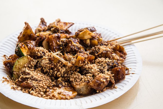 Small Group: Michelin and Local Hawker Food Tour - Experience Hawker Culture