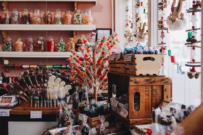 Small Group Mystery Shop and Dine Christmas Tour from Toronto - Who Will Love This Tour?