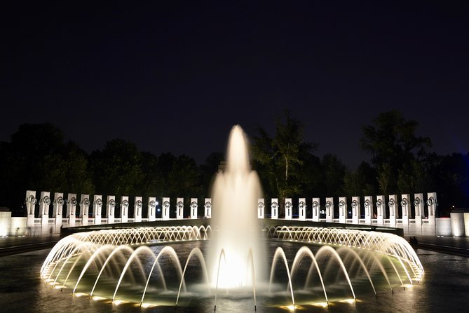 Small Group National Mall Night Tour With 10 Top Attractions - Tour Highlights