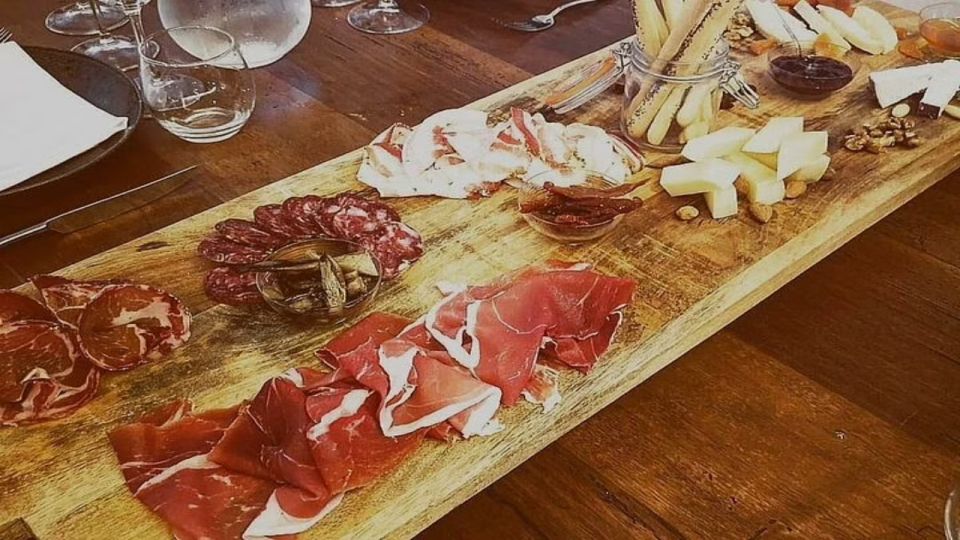 Small Group Pompeii Wine Tasting: Lunch & Transfer Included - Key Points