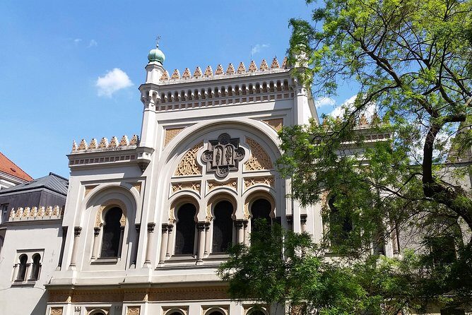 Small Group Prague Old Town and Jewish Quarter Walking Tour - Exploring the Itinerary in Detail