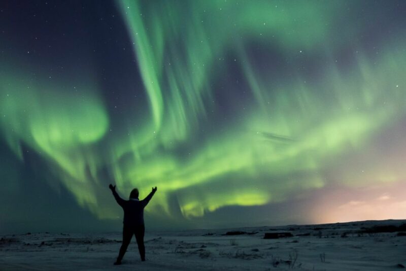 Small-Group Premium Northern Lights Tour From Reykjavik - Why Choose a Small Group Tour