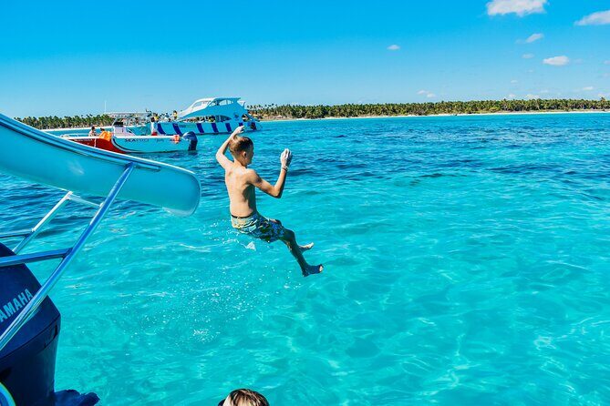 Small Group Snorkeling Cruise with Open Bar and Light Snacks - Introduction