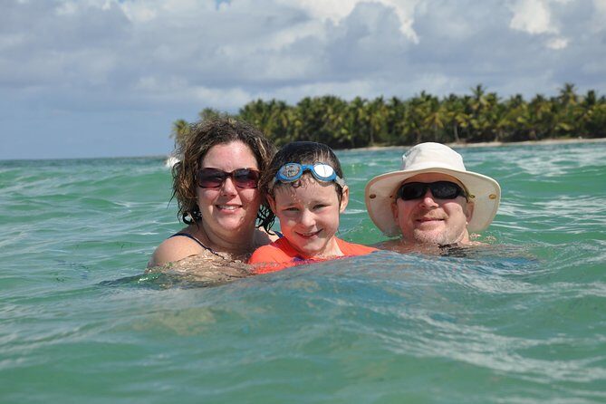 Small Group Snorkeling, Sharks & Stingrays Encounter by boat - A Closer Look at the Experience