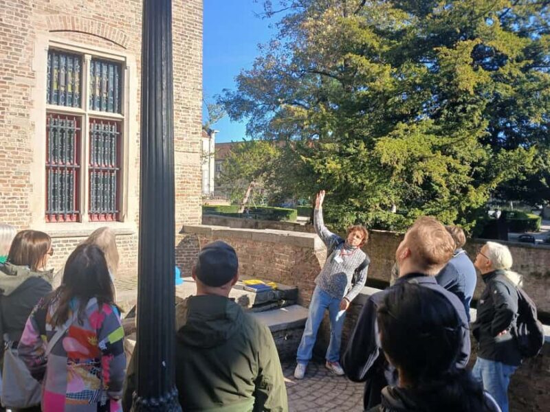 Small-Group Tour of Bruges with a local. Free Praline - Key Points