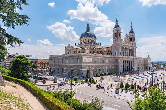 Small Group Tour of the Austrias in Madrid - The Sum Up