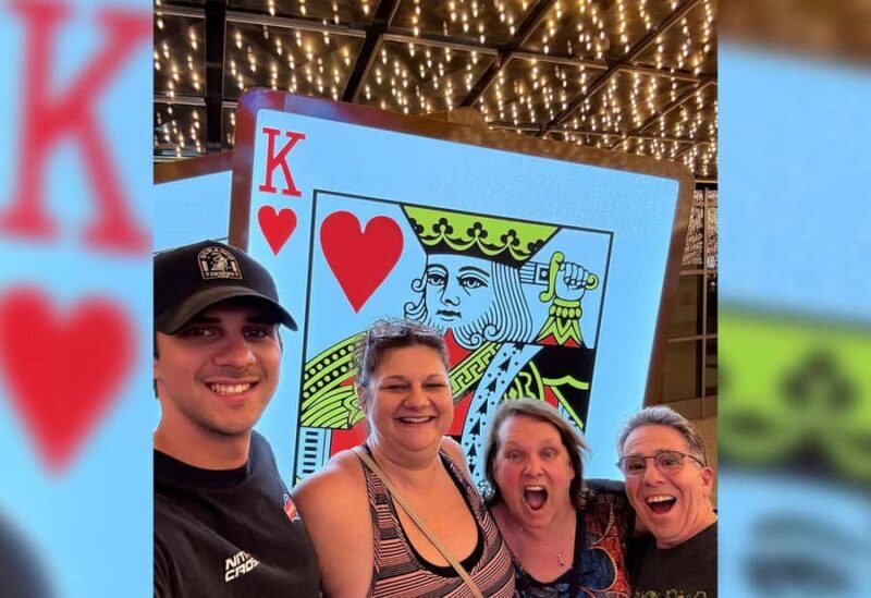 Small Group Vegas Strip Walking Tour with Free Drink - Key Points