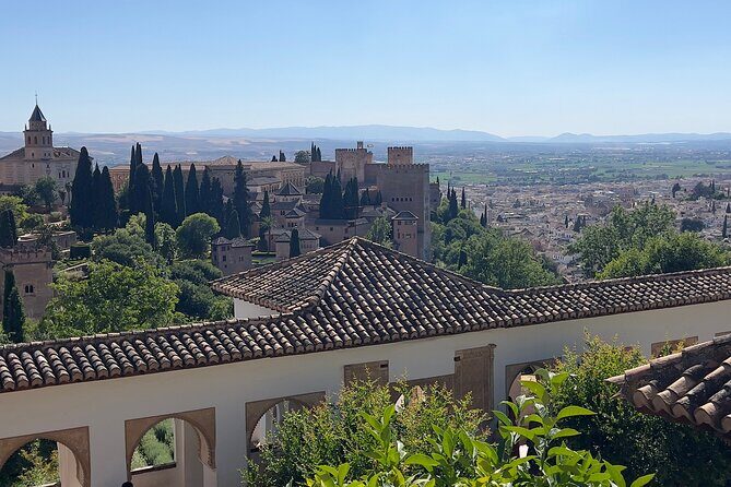 Small group visit to the Alhambra with tickets included - Who Should Book This Tour?