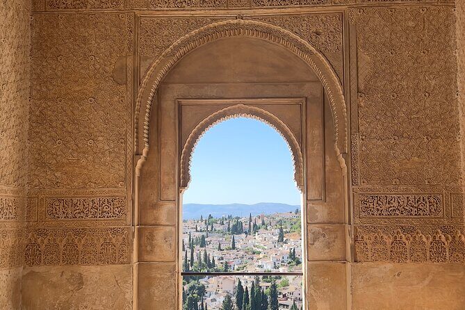 Small group visit to the Alhambra with tickets included - FAQ