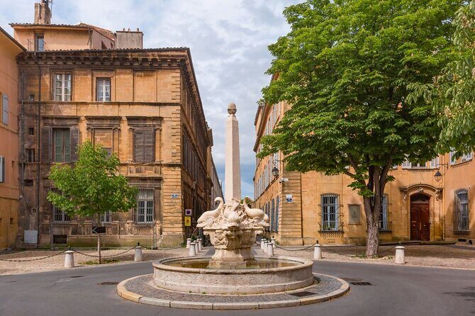 Small Versailles of Provence & Calissons tasting. Marseille port - Key Points