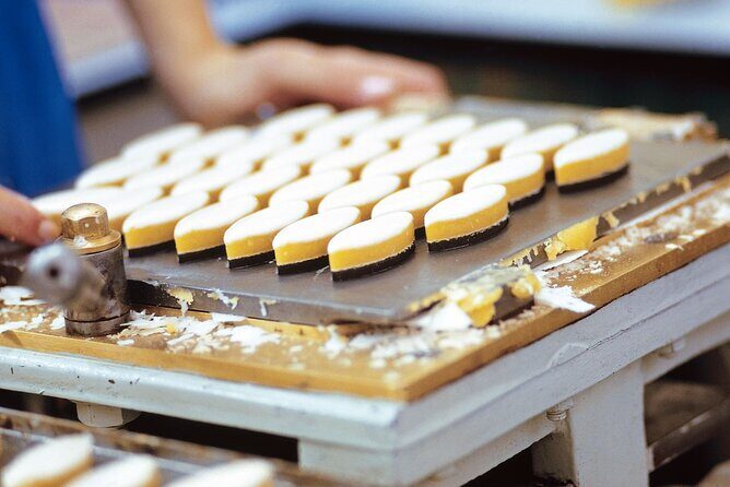 Small Versailles of Provence & Calissons tasting. Marseille port - The Sum Up