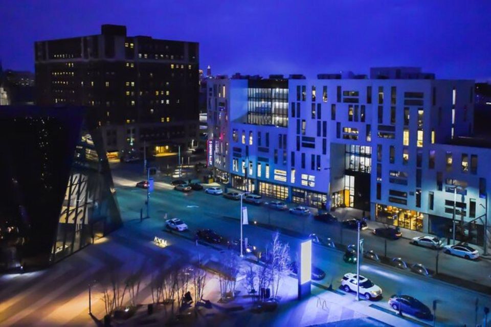 Smartphone-Guided Walking Tour of University Circle - Engaging Storytelling Experience
