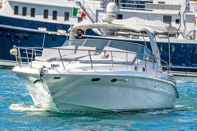 Snorkel or Sunset in La Paz aboard a 42 feet Yacht - Comfort and Convenience