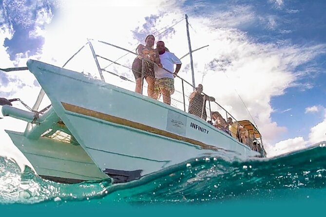 Snorkeling Cruise With Open Bar and Light Snacks - Indulging in the Open Bar