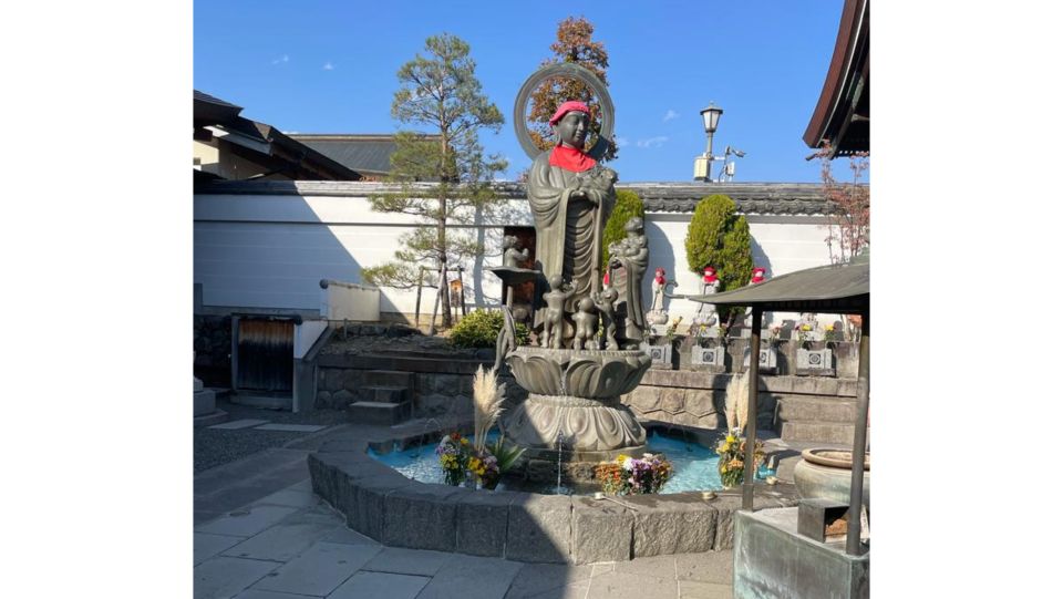 Snow Monkey & ZinkoJi With Sake Tasting Private Tour - Additional Information