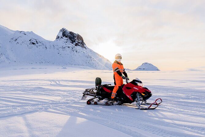Snowmobile Guided Tour within The Date with Aurora in Alaska - Group Size, Timing, and Practicalities