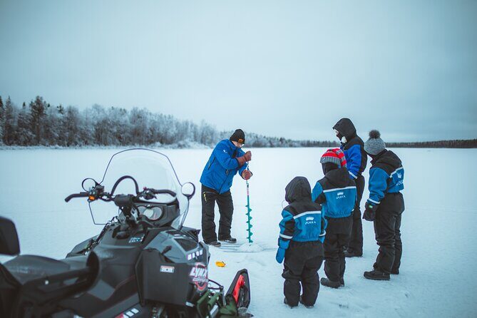 Snowmobiling and ice fishing in Apukka Resort, Rovaniemi - Snowmobiling and Ice Fishing in Apukka Resort, Rovaniemi