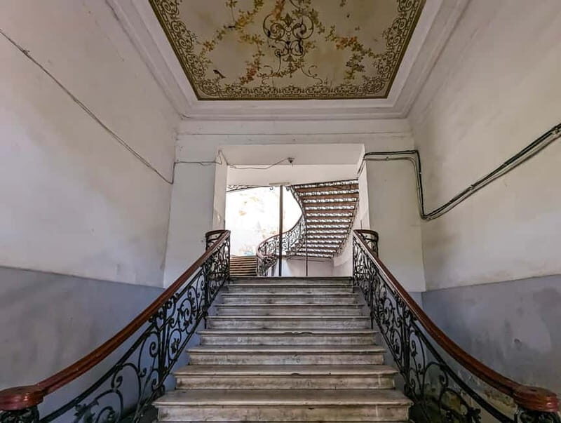 Sololaki - Urban Legends Walk of Bourgeoisie & Haunted Flats - Who Should Join This Tour?
