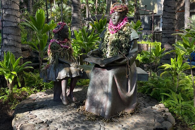 Solve a True Waikiki Murder Mystery by Foot - What to Expect During the Adventure