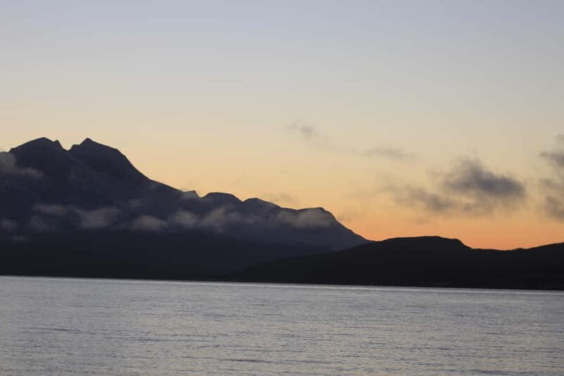 Sommarøy: Midnight Tour by minibus - Why the Midnight Sun Tour Stands Out