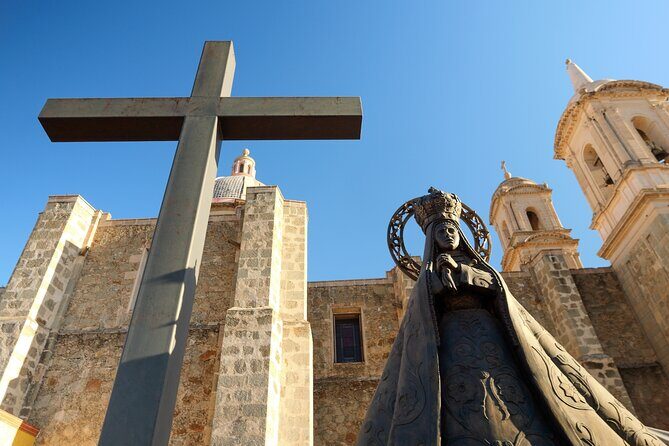 Soriano Tour Minivan Experience - Introduction: Uncovering Queretaro’s Spiritual Heart